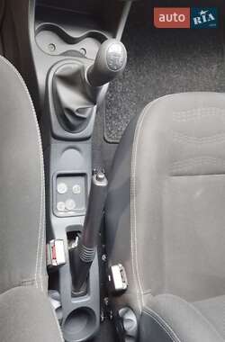 Внедорожник / Кроссовер Dacia Sandero StepWay 2011 в 
