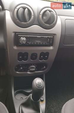 Внедорожник / Кроссовер Dacia Sandero StepWay 2011 в 