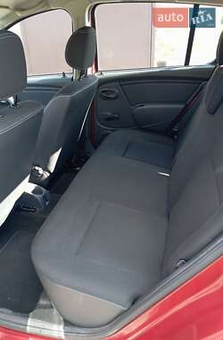 Позашляховик / Кросовер Dacia Sandero StepWay 2011 в 