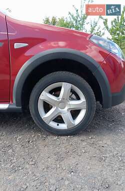 Позашляховик / Кросовер Dacia Sandero StepWay 2011 в 