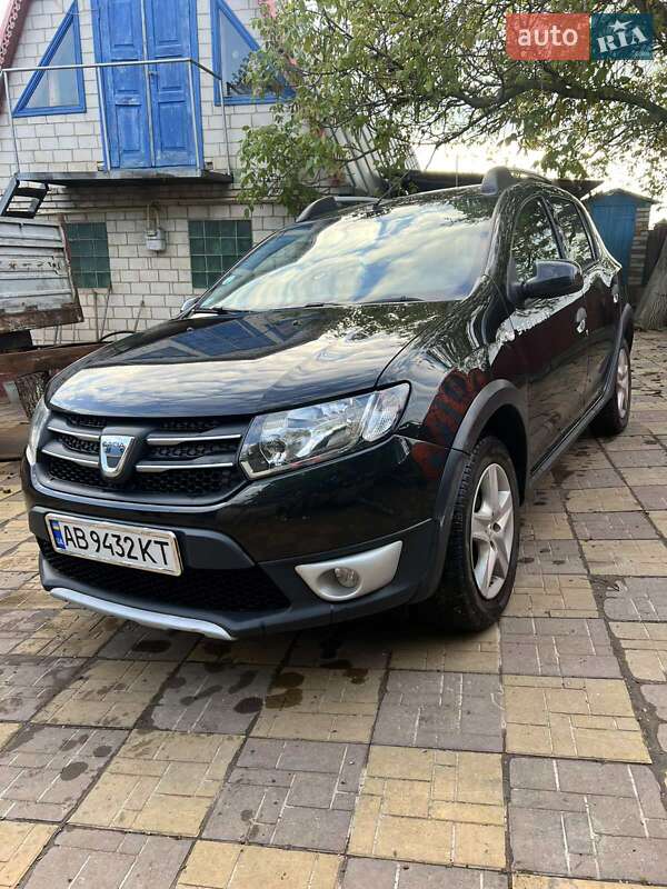 Внедорожник / Кроссовер Dacia Sandero StepWay 2015 в Виннице
