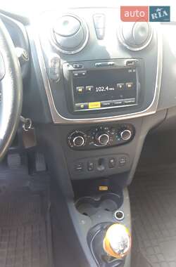Позашляховик / Кросовер Dacia Sandero StepWay 2013 в 