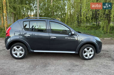 Позашляховик / Кросовер Dacia Sandero StepWay 2011 в Кролевці
