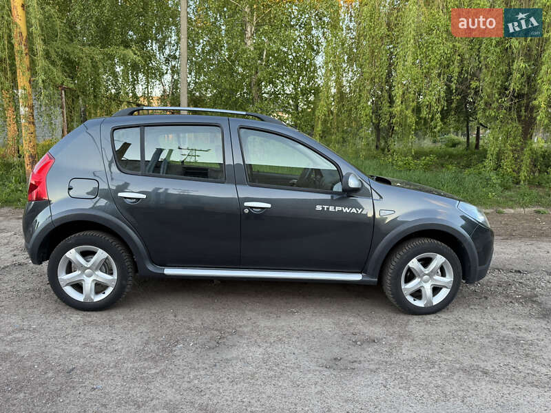Внедорожник / Кроссовер Dacia Sandero StepWay 2011 в 