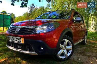 Позашляховик / Кросовер Dacia Sandero StepWay 2010 в 