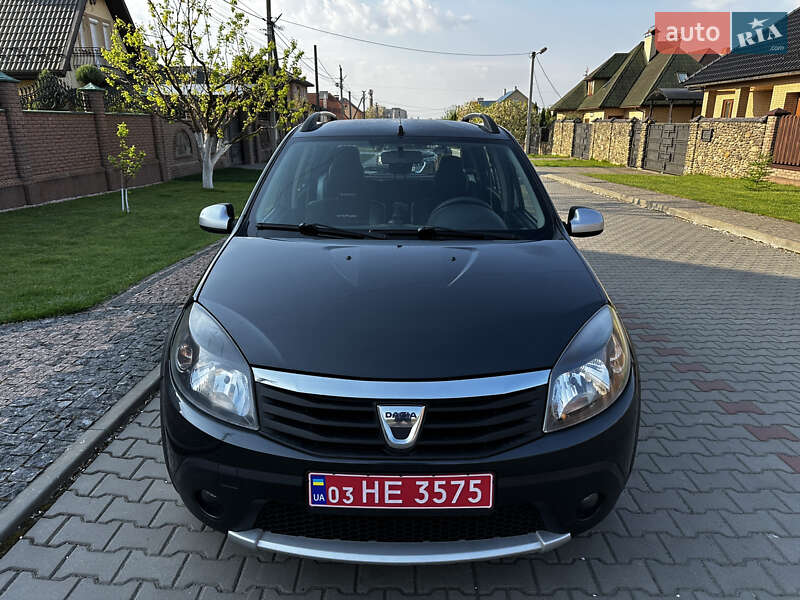 Позашляховик / Кросовер Dacia Sandero StepWay 2012 в Луцьку