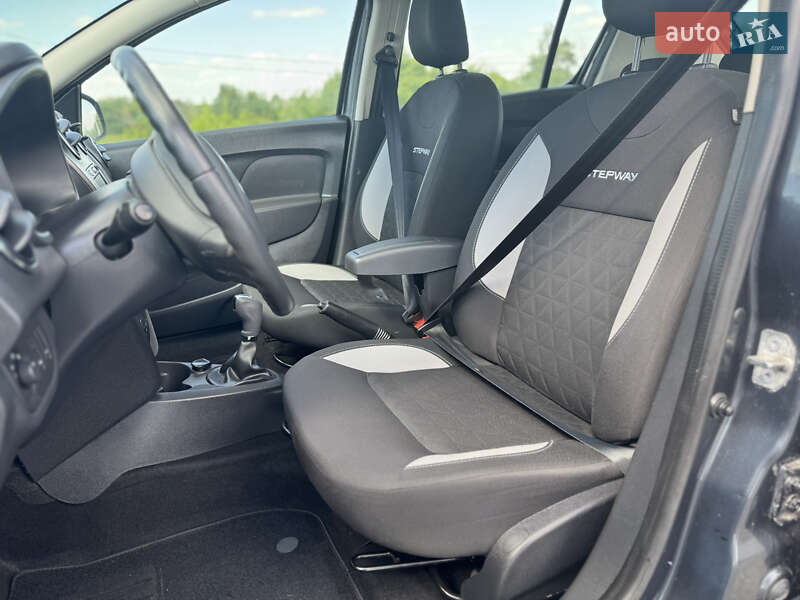 Внедорожник / Кроссовер Dacia Sandero StepWay 2016 в Ровно