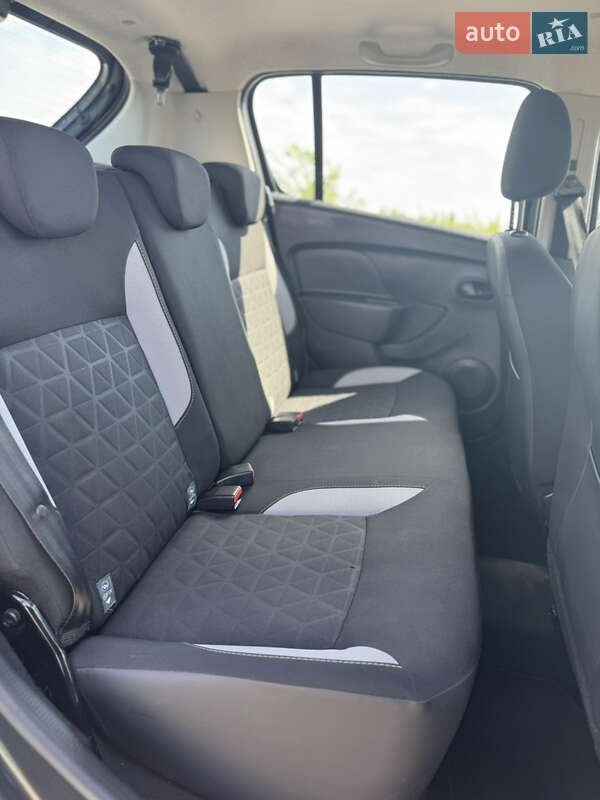 Внедорожник / Кроссовер Dacia Sandero StepWay 2016 в Ровно