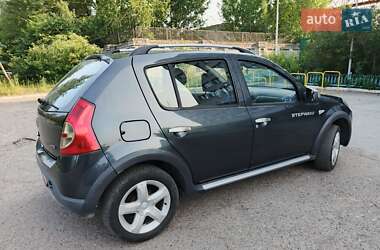 Позашляховик / Кросовер Dacia Sandero StepWay 2009 в 