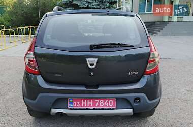 Позашляховик / Кросовер Dacia Sandero StepWay 2009 в 