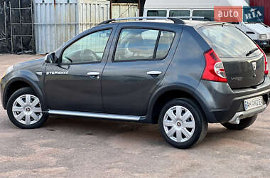 Внедорожник / Кроссовер Dacia Sandero StepWay 2010 в Кролевце