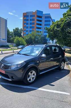 Позашляховик / Кросовер Dacia Sandero StepWay 2010 в Полтаві