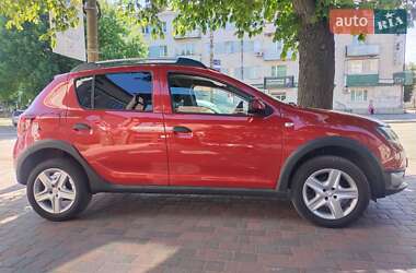 Внедорожник / Кроссовер Dacia Sandero StepWay 2014 в Ромнах