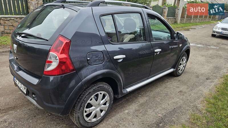 Внедорожник / Кроссовер Dacia Sandero StepWay 2011 в Сарнах