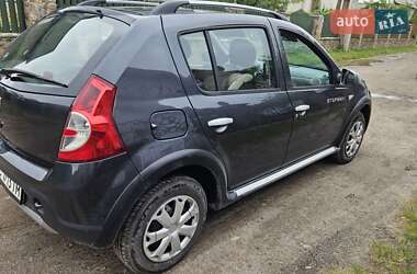 Позашляховик / Кросовер Dacia Sandero StepWay 2011 в 