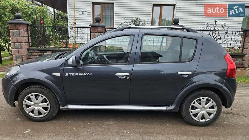 Внедорожник / Кроссовер Dacia Sandero StepWay 2011 в Сарнах