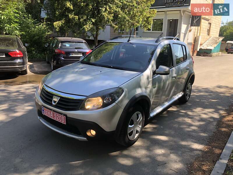 Внедорожник / Кроссовер Dacia Sandero StepWay 2011 в 
