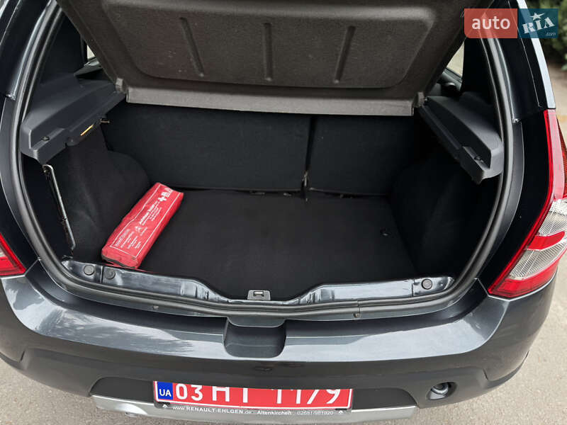 Внедорожник / Кроссовер Dacia Sandero StepWay 2011 в Умани