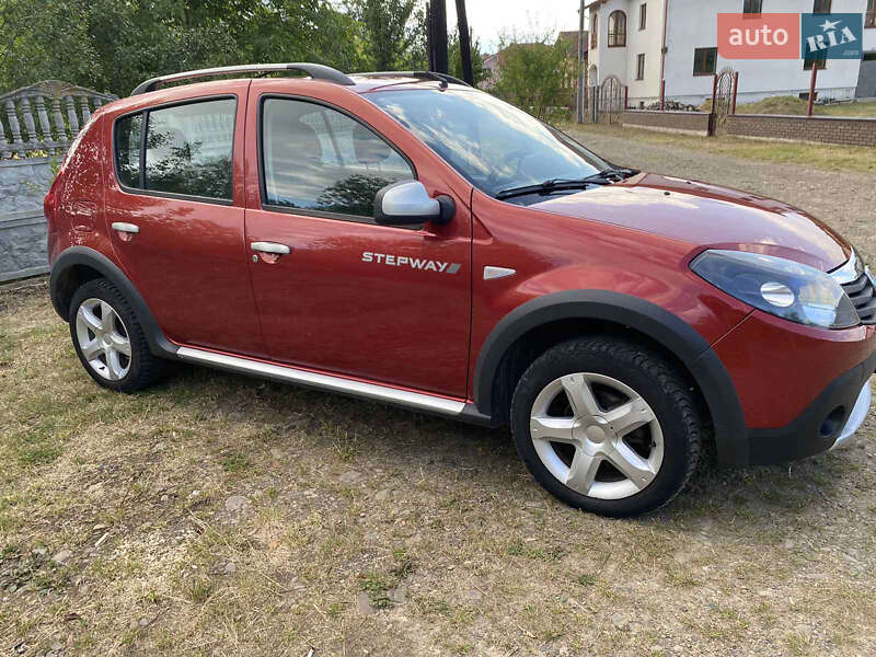 Внедорожник / Кроссовер Dacia Sandero StepWay 2010 в Стрые