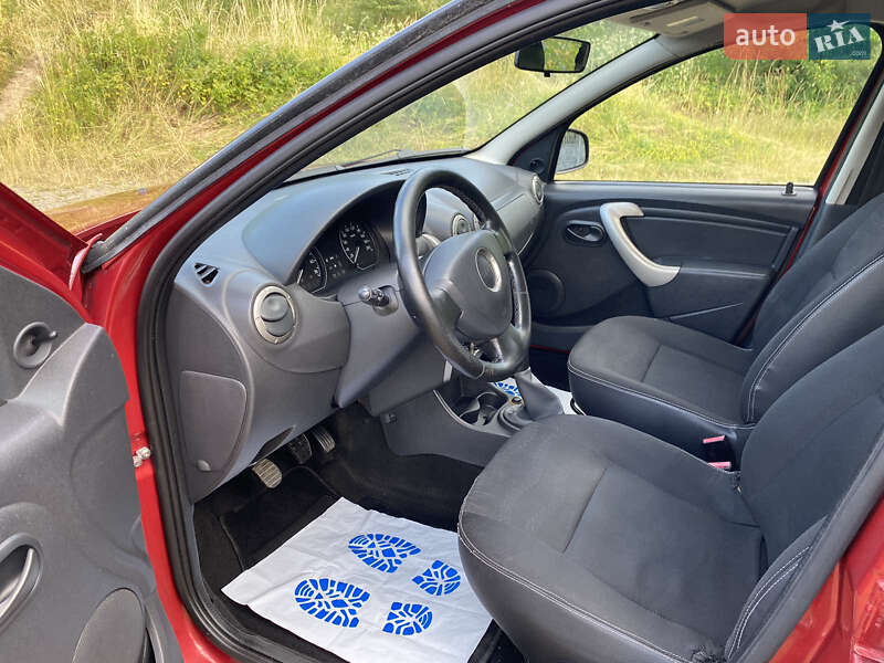 Внедорожник / Кроссовер Dacia Sandero StepWay 2010 в Стрые