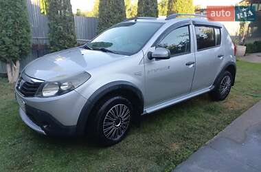 Внедорожник / Кроссовер Dacia Sandero StepWay 2010 в 