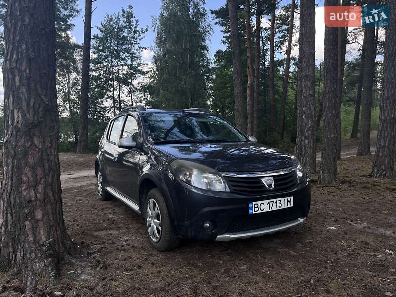 Внедорожник / Кроссовер Dacia Sandero StepWay 2011 в Сарнах