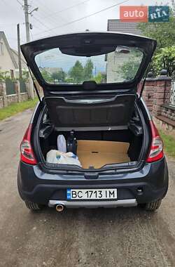 Позашляховик / Кросовер Dacia Sandero StepWay 2011 в 