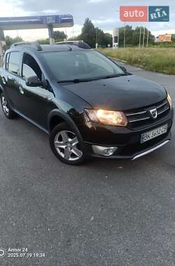 Внедорожник / Кроссовер Dacia Sandero StepWay 2013 в Мене