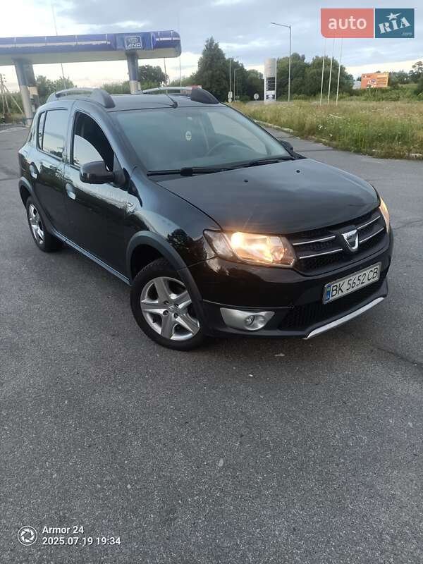 Внедорожник / Кроссовер Dacia Sandero StepWay 2013 в Мене