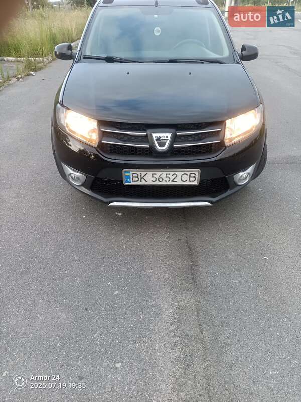 Внедорожник / Кроссовер Dacia Sandero StepWay 2013 в Мене