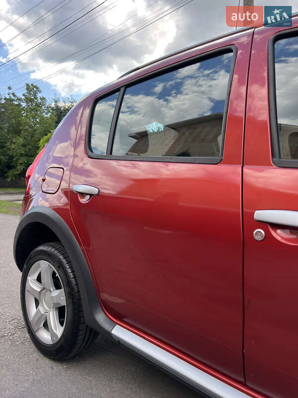Внедорожник / Кроссовер Dacia Sandero StepWay 2010 в Кременчуге