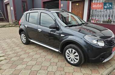 Позашляховик / Кросовер Dacia Sandero StepWay 2011 в Калуші