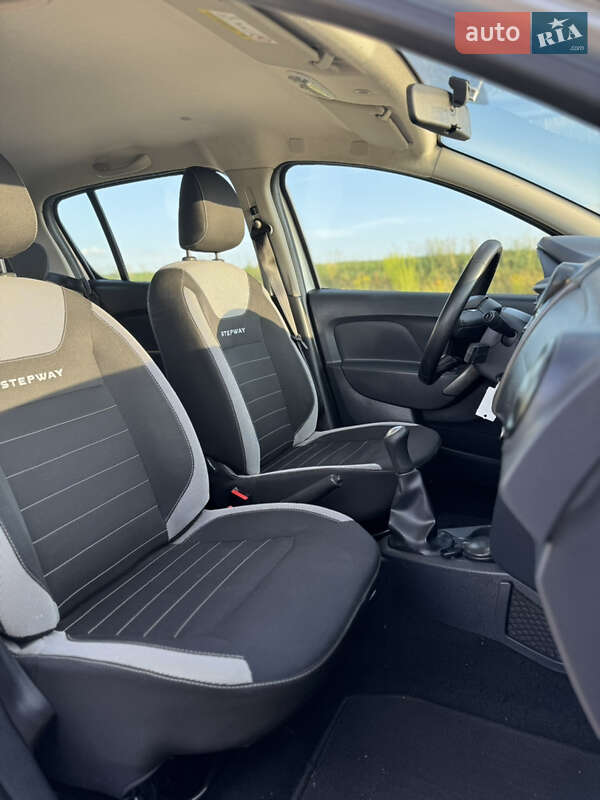 Внедорожник / Кроссовер Dacia Sandero StepWay 2017 в Ровно