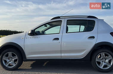 Внедорожник / Кроссовер Dacia Sandero StepWay 2017 в 