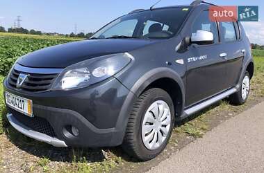 Позашляховик / Кросовер Dacia Sandero StepWay 2012 в Стрию