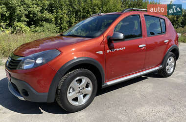 Внедорожник / Кроссовер Dacia Sandero StepWay 2010 в Хороле