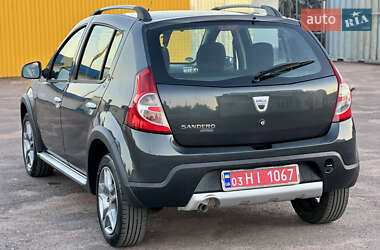 Внедорожник / Кроссовер Dacia Sandero StepWay 2011 в 