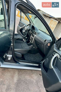 Внедорожник / Кроссовер Dacia Sandero StepWay 2011 в 