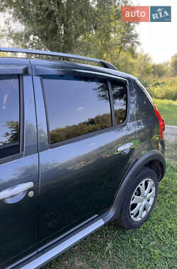 Внедорожник / Кроссовер Dacia Sandero StepWay 2009 в 