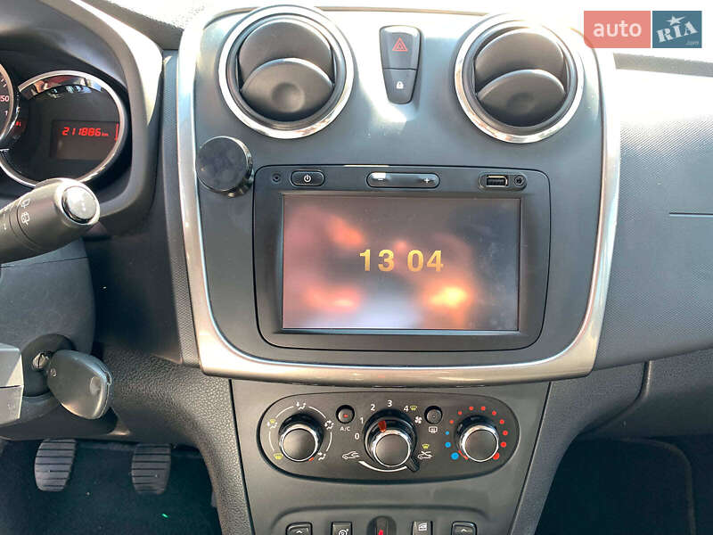 Внедорожник / Кроссовер Dacia Sandero StepWay 2015 в Виннице
