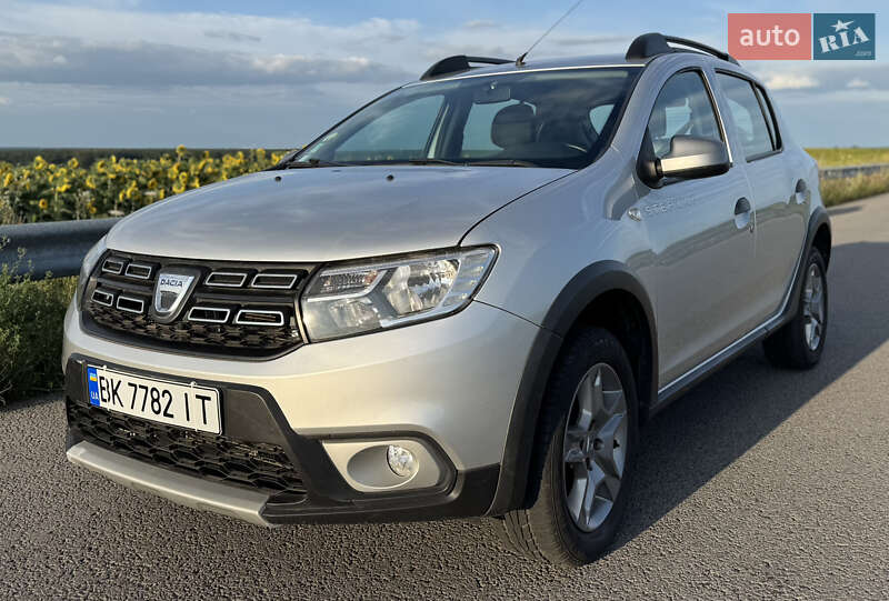 Внедорожник / Кроссовер Dacia Sandero StepWay 2017 в 