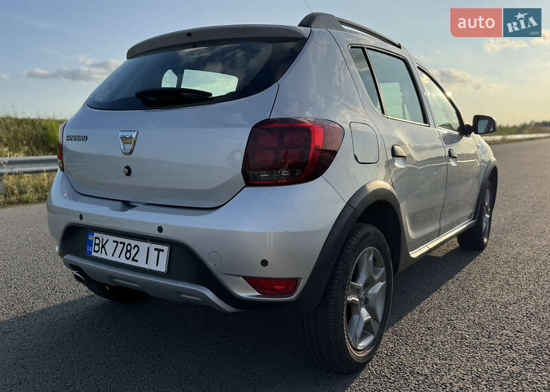 Внедорожник / Кроссовер Dacia Sandero StepWay 2017 в Ровно