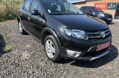 Внедорожник / Кроссовер Dacia Sandero StepWay 2015 в Владимире
