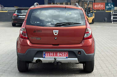 Позашляховик / Кросовер Dacia Sandero StepWay 2011 в 