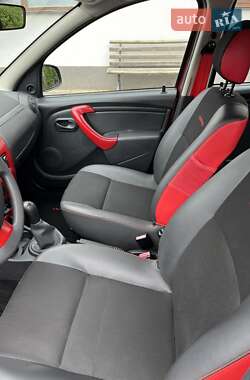 Внедорожник / Кроссовер Dacia Sandero StepWay 2012 в 