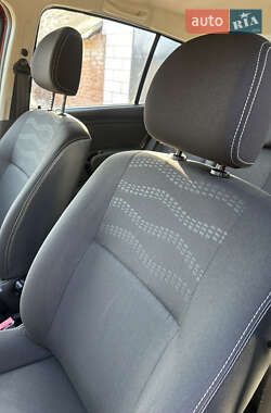 Внедорожник / Кроссовер Dacia Sandero StepWay 2012 в 