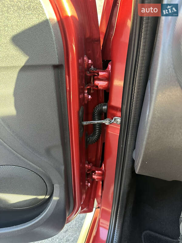 Внедорожник / Кроссовер Dacia Sandero StepWay 2012 в Хороле