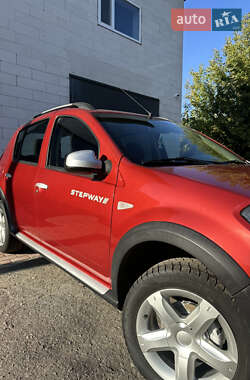 Внедорожник / Кроссовер Dacia Sandero StepWay 2012 в 