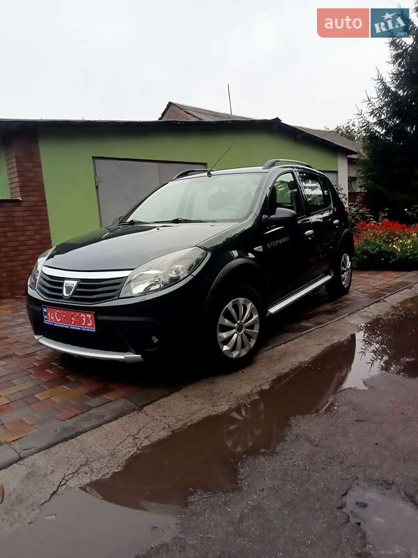 Внедорожник / Кроссовер Dacia Sandero StepWay 2011 в 