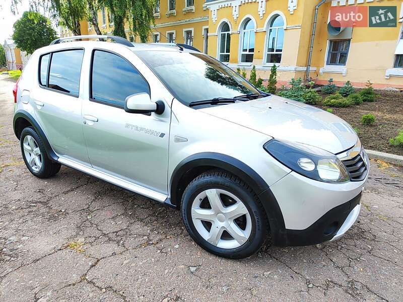 Внедорожник / Кроссовер Dacia Sandero StepWay 2012 в Кролевце